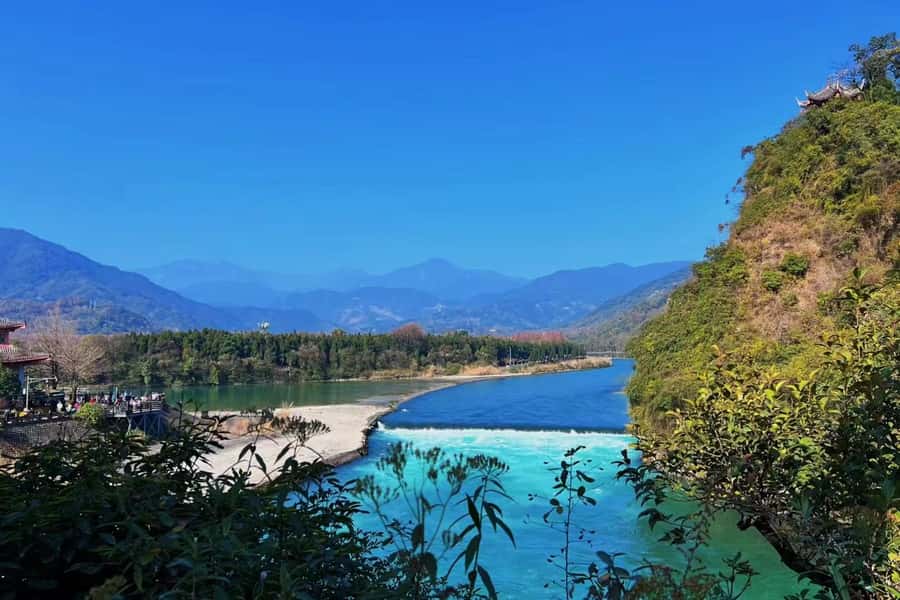 1-Day Mount Qingcheng and Dujiangyan Irrigation System Tour - The best season and the worst dates