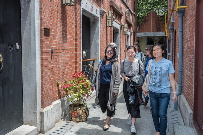 3-hour Morning/Afternoon Tea Tasting on Maliandao Street & Dimsum - Morning or afternoon: choosing the better departure