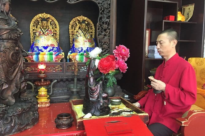 3-Hour Private Walking Tour including Monk Blessing Ceremony at Lama Temple - A Buddhist Morning at Lama Temple