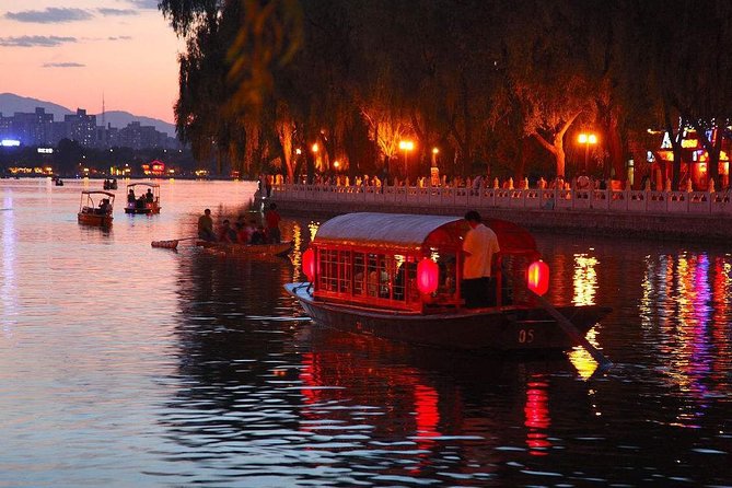 4-Hour Private Illuminated Beijing Tour with Authentic Chinese Dinner on Hutong Street - 5:30pm pickup and the value of a private car