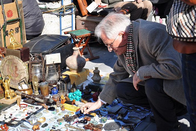 6-Hour Private Beijing Tour: Flower and Fish Market, Panjiayuan Antique Market and 798 Art Zone - Lunch, dinner, and the practical rhythm of the day