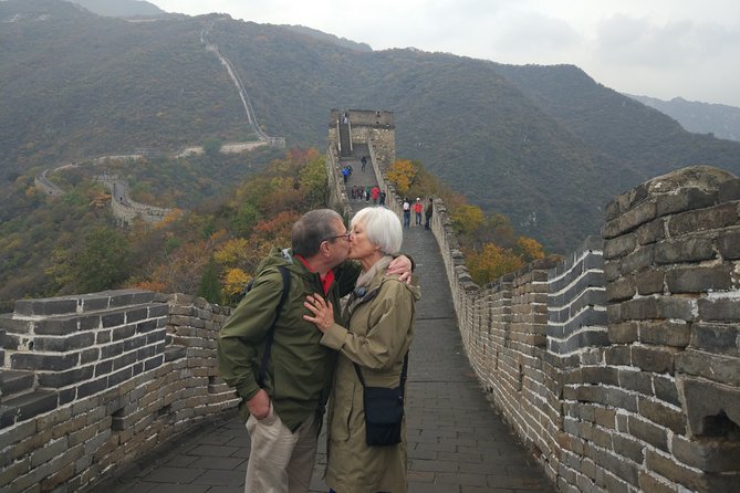 All-inclusive Day Tour: Mutianyu Great Wall & Beijing Panda Zoo with Local Lunch - Starting with giant pandas at Beijing Zoo