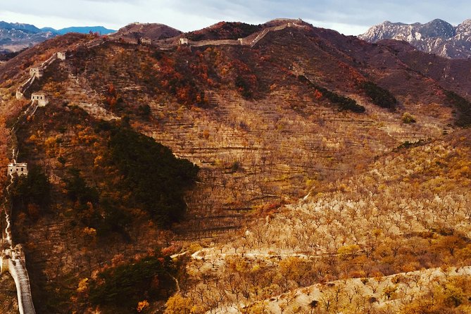 All Inclusive Private Hiking Tour from Huanghuacheng Water Great Wall to Xishuiyu - The first 15 minutes to Huanghuacheng’s wall