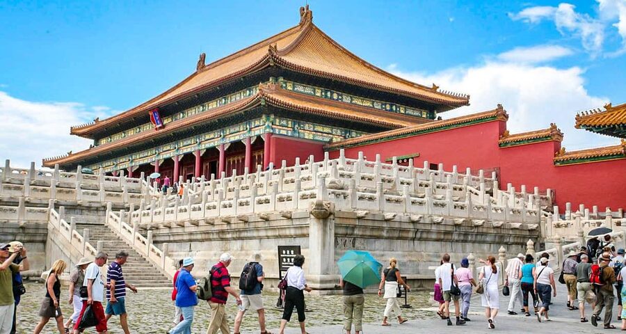 All-Inclusive Tour: Tiananmen Sq, Forbidden City, Great Wall - Lunch before the wall walk