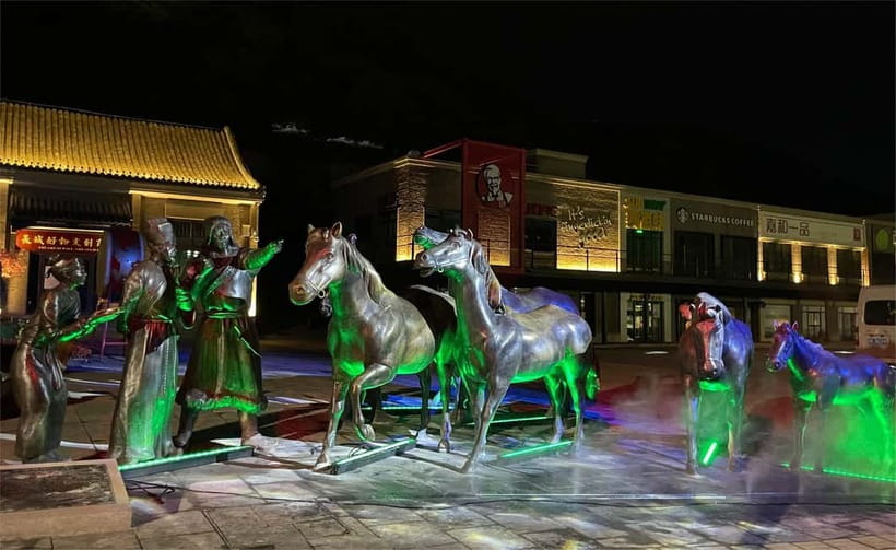 Badaling Great Wall Night Tour+ Light Show + Performance - Arrival before the wall lights up