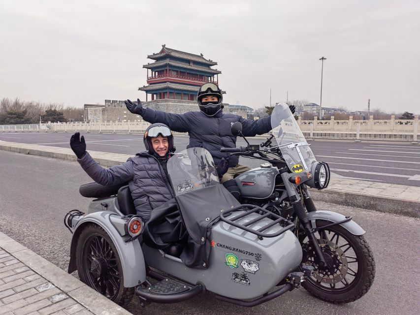 Beijing: 4 hours Discover City by Sidecar - White Pagoda and Miaoying Temple