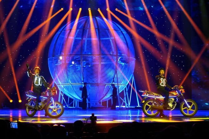 Beijing Acrobatic Show in Red Theater with Guide and Transfer - Private car service and the Beijing traffic question