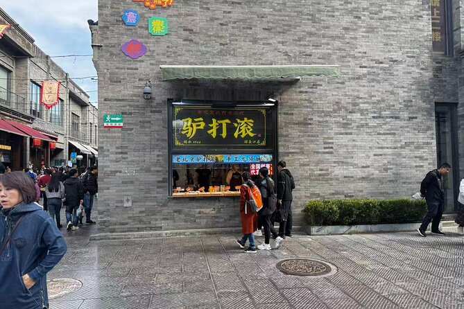 Beijing City Walk: Explore Hutongs Life and Old Beijing - What the guides add to the experience