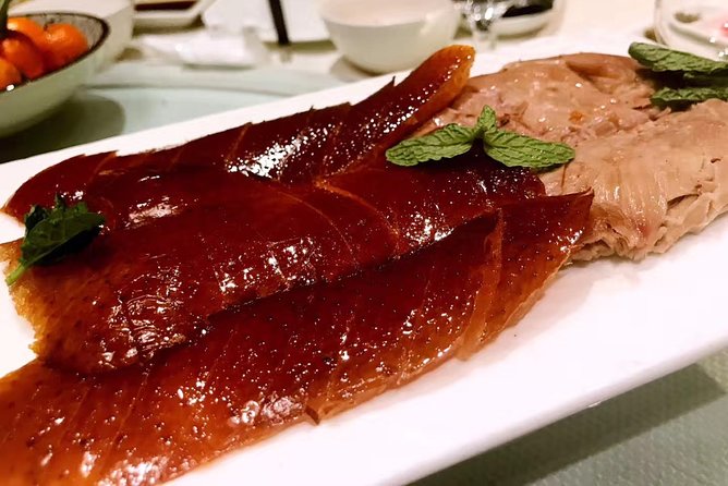 Beijing Evening Tour: Chaoyang Acrobatic Show with Peking Duck Dinner - Choosing the early show or late show