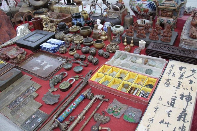Beijing Exclusive Private Shopping Tour: Curated Just for You - Glasses City, a useful stop for a practical purchase