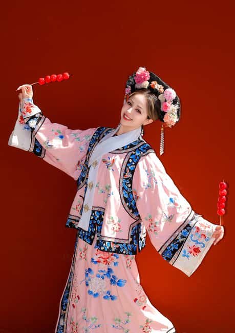 Beijing: Explore the Forbidden City in Hanfu - The photo stop and making the outfit work