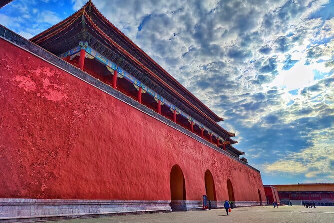 Beijing Forbidden City Small Group Tour with Tickets - Following the central axis through the royal court