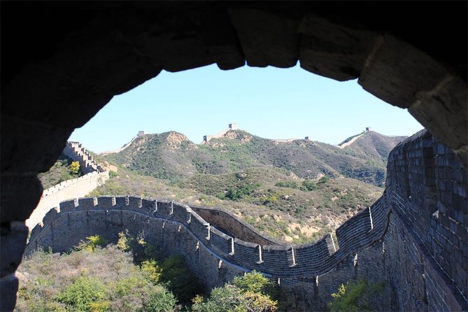 Beijing: Full-Day Small-Group Great Wall Hiking at Jinshanling - What the guide adds beyond directions