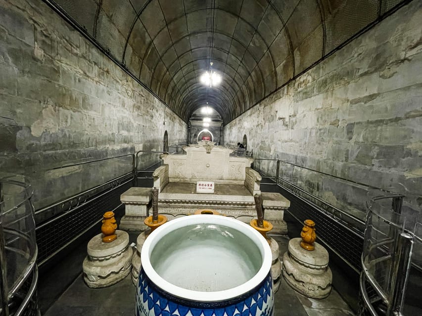 Beijing: Great Wall and Ming Tomb All-inclusive Private Tour - Choosing between Changling and Dingling