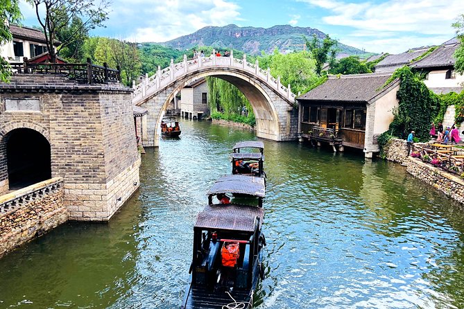 Beijing Gubei Water Town and Great Wall Day Trip - Riding the cable car to Simatai Great Wall