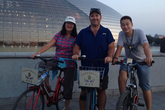 Beijing Highlights-Private Beijing Bike Tour - Shichahai Lake and the old lanes