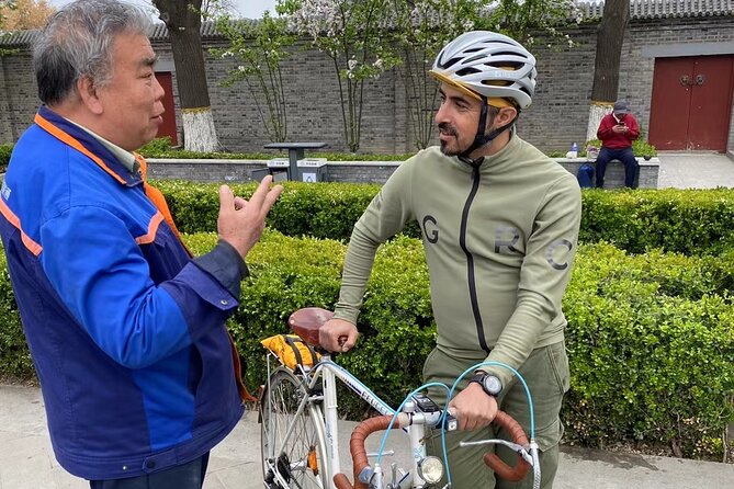 Beijing Highlights-Private Beijing Bike Tour - Jingshan Park and the Forbidden City moat
