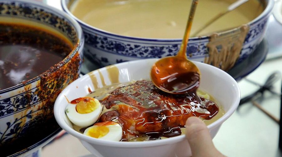 Beijing: Hutong Culinary Walking Tour with 15+ Tastings - Key points at a glance