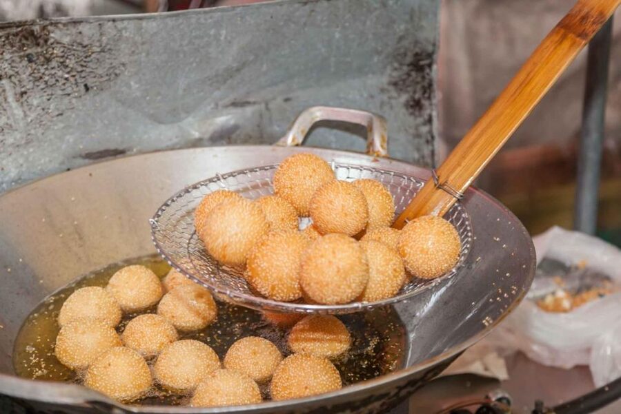 Beijing: Hutong Culinary Walking Tour with 15+ Tastings - Why this Beijing food tour works so well