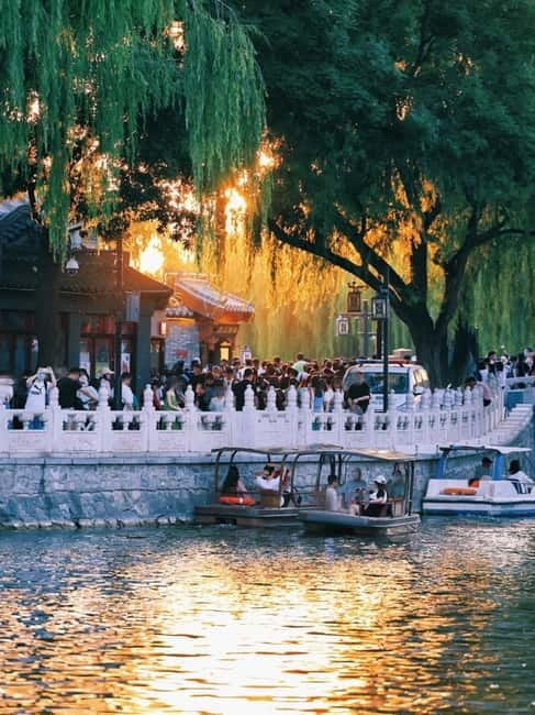 Beijing Hutong Dinner and Beer Walking Private Tour - A second dinner with a different local story
