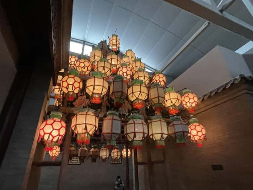 Beijing: Hutongs & Food & Culture Walking Tour - Tea, paper cutting, and calligraphy add cultural context