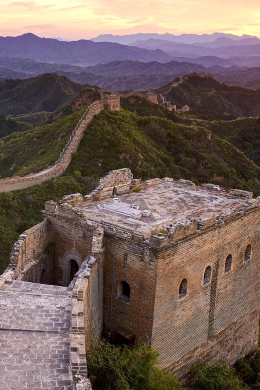 Beijing: Jinshanling and Simatai Wall&Gubei Watertown Tour - Taking the cable car to Simatai after dark
