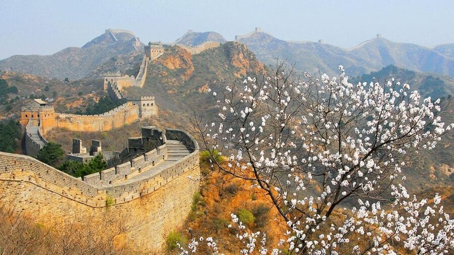Beijing: Jinshanling and Simatai Wall&Gubei Watertown Tour - Guide quality is central to the experience