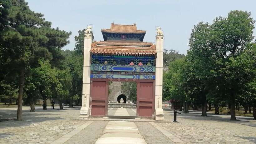 Beijing: Juyongguan Great Wall, Sacred Way & Ming Tombs Trip - Comfort, timing, and who should book