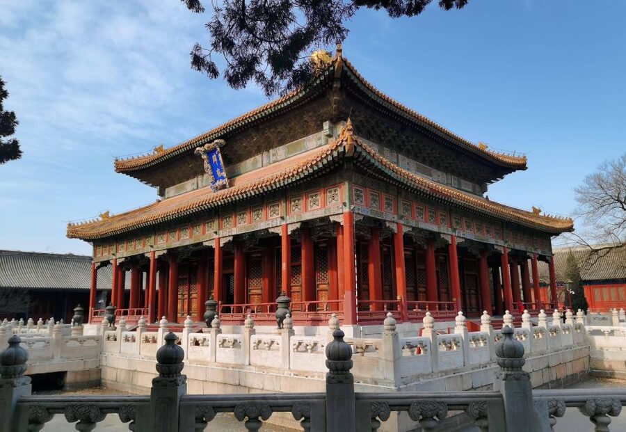 Beijing: Lama Temple, Confucius Temple and Guozijian Museum - Seeing Beijing life in the hutong lanes
