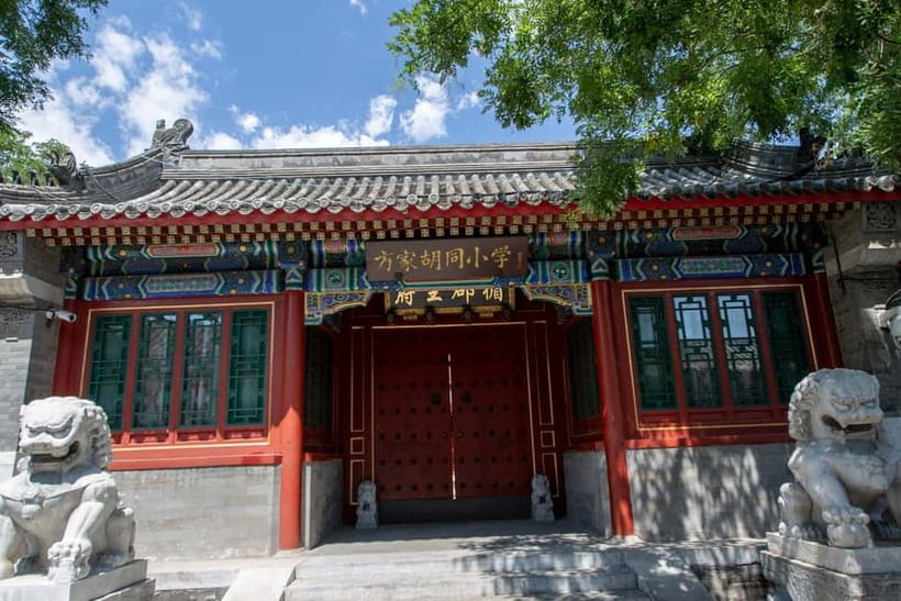 Beijing: Lama Temple Entry Ticket and Optional Guided Tour - Walking through Hutongs and seeing local Beijing