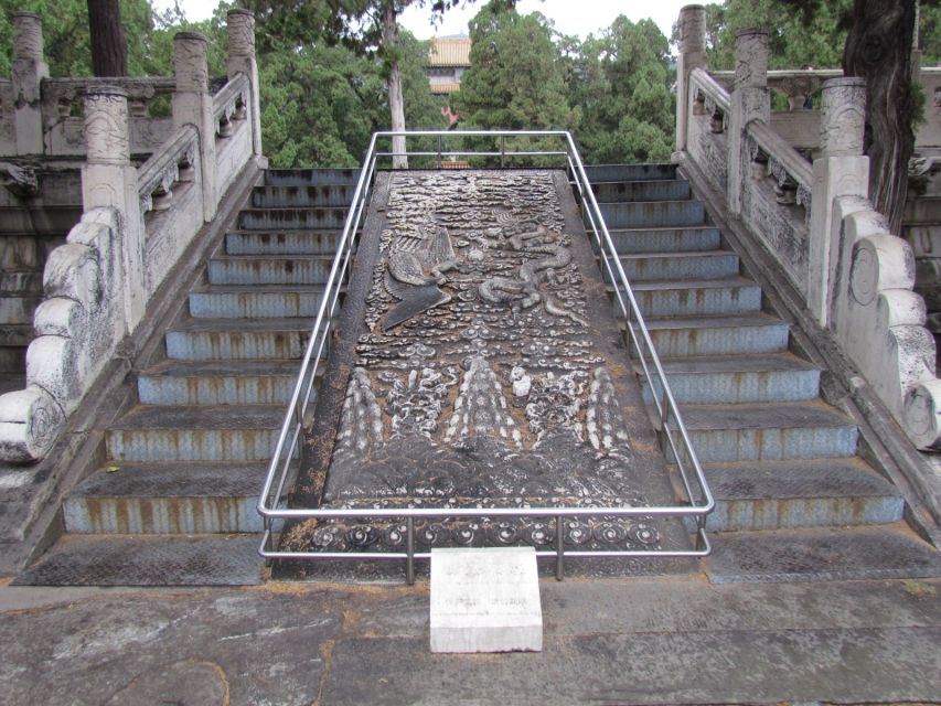 Beijing: Longqing Gorge, Ming Tombs & Lunch Private Day Tour - Final decision: book it for the contrast