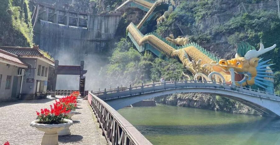 Beijing: Longqing Gorge w/Great Wall or Guyaju Private Tour - Cable car views or a mountain hike