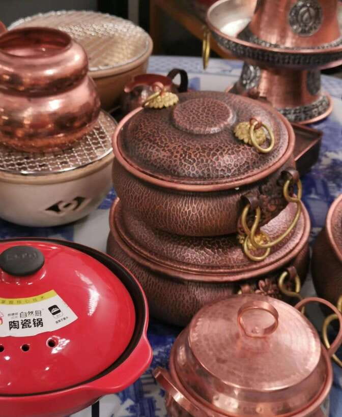 Beijing Market Tour with 10-course Family Feast - One hour among Beijing market stalls