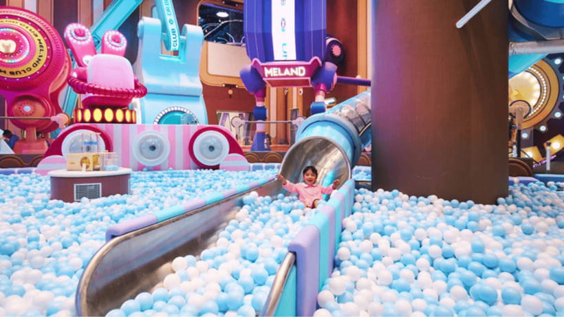 Beijing: Meland Club Indoor Playground Admission - Slides, climbing frames, and obstacle courses