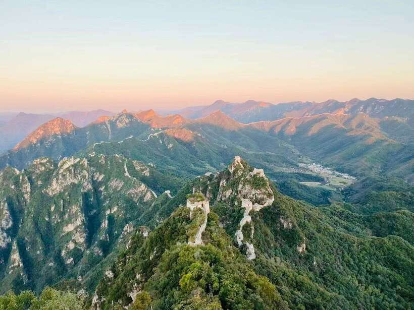 Beijing: Mutianyu Great Wall Day Tours with Options - The guides are a major part of the value