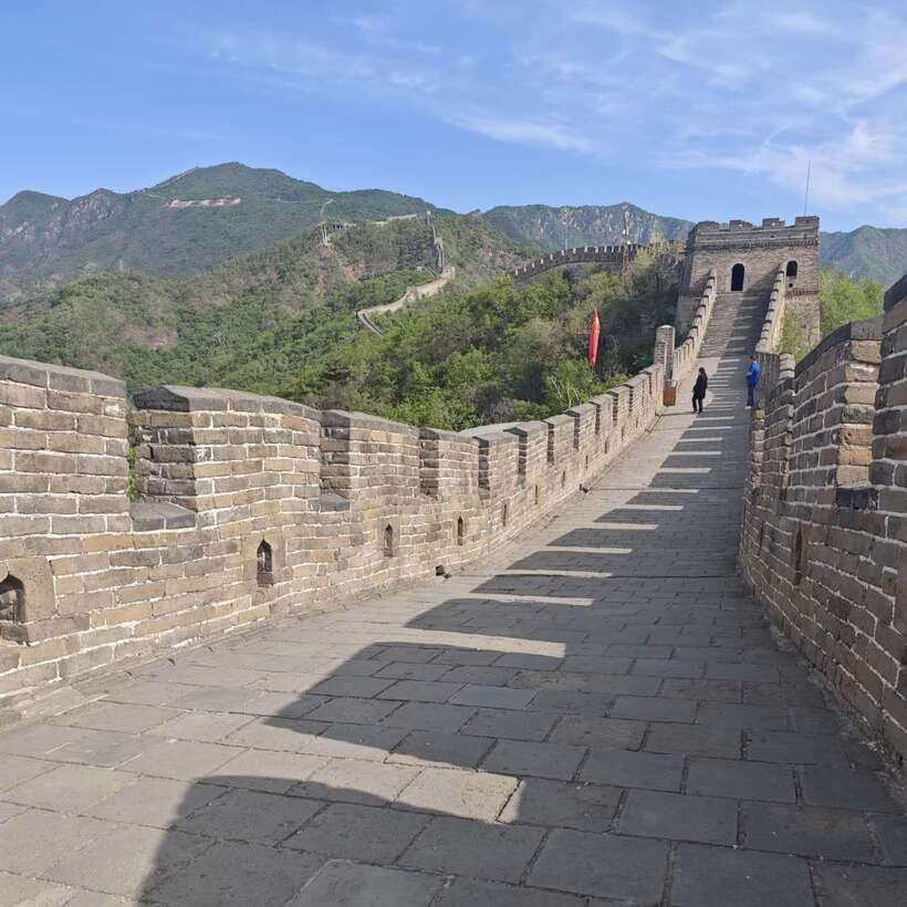 Beijing: Mutianyu Great Wall Private Layover Tour - Arriving at Mutianyu and getting up to the wall
