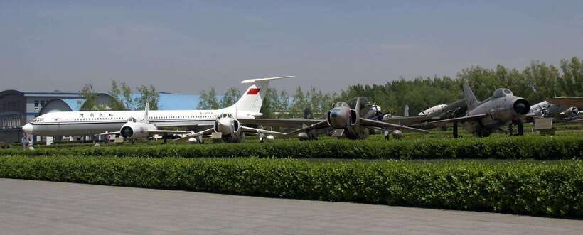 Beijing: Mutianyu Great Wall Tour and China Aviation Museum - The cable car, ski lift, and toboggan choices