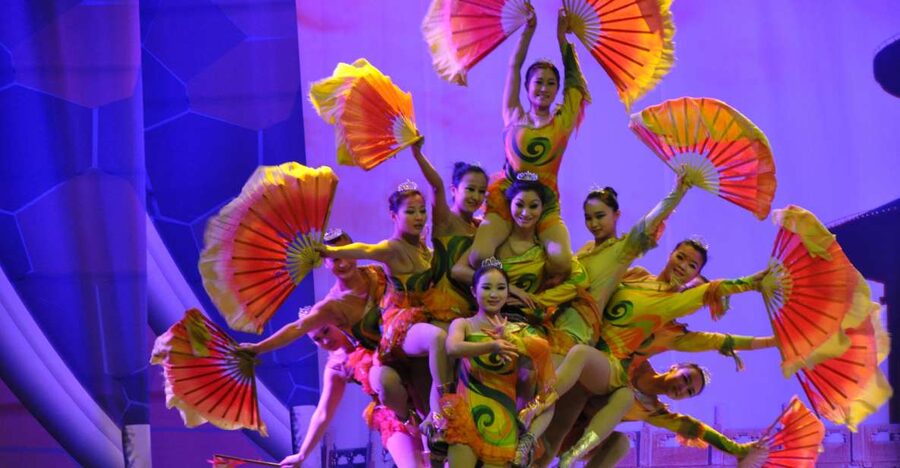 Beijing Night Tour with Acrobatics Show & PekingDuck Dinner - A five-hour Beijing evening with two very different moods