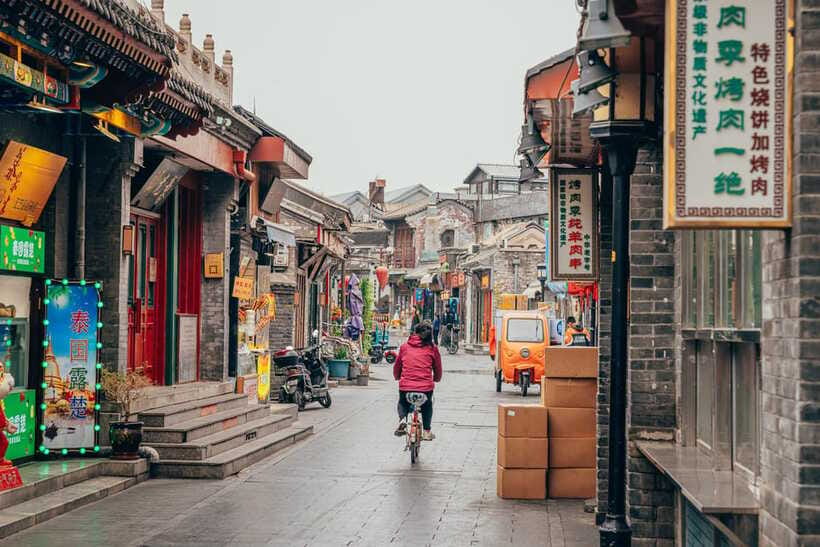 Beijing: Panda House w/Great Wall or City Sites Private Tour - How the private guide changes the day