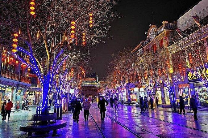 Beijing Private Night Walking Tour: Qianmen Street, Tian'ammen Square and Wangfujing Street - Guide quality and the private-tour advantage