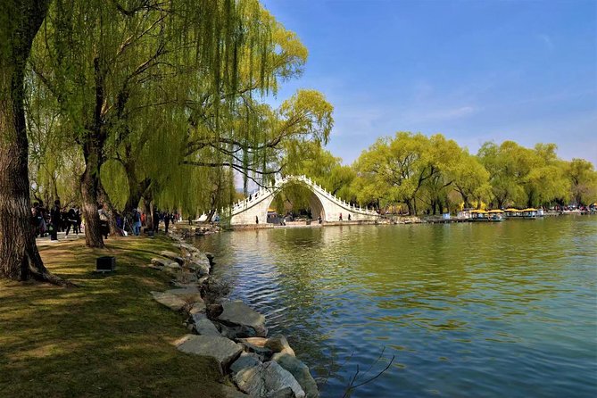 Beijing Private Transfer to Badaling Great Wall and Summer Palace - The ride to Badaling, with help from the start