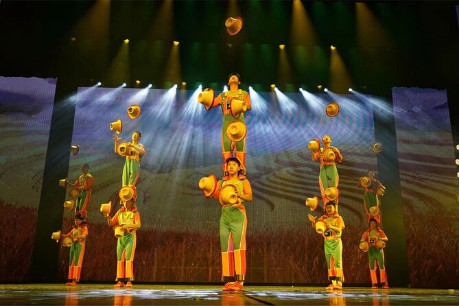 Beijing Red Theatre Acrobatic Show Tickets Official - Seating, crowd levels, and the theater atmosphere