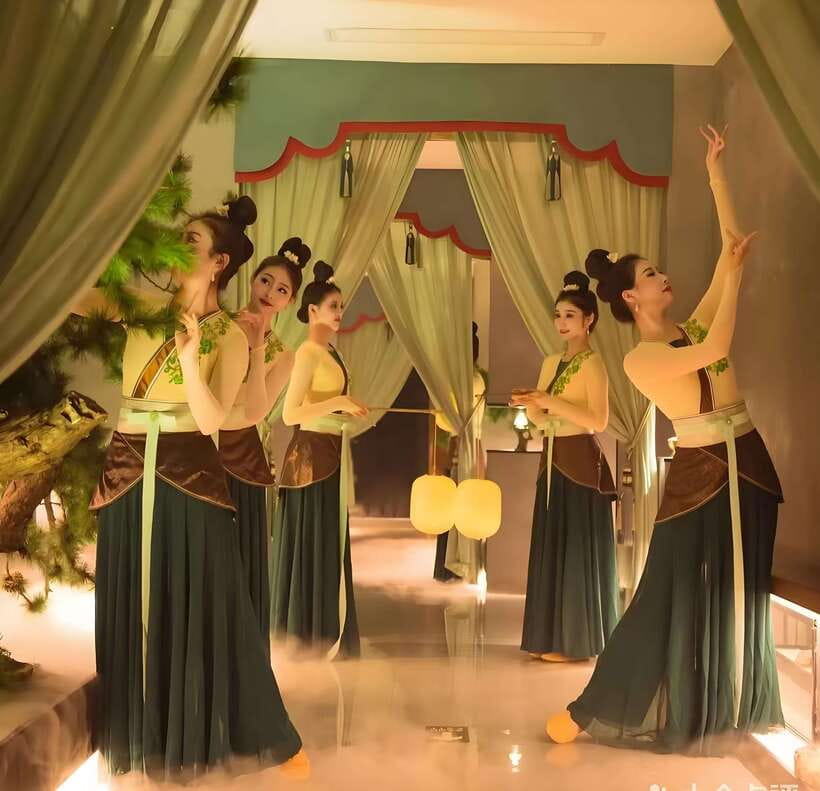 Beijing Royal Dinning Experience with cultural performance - What You Eat: From Appetizers to Abalone