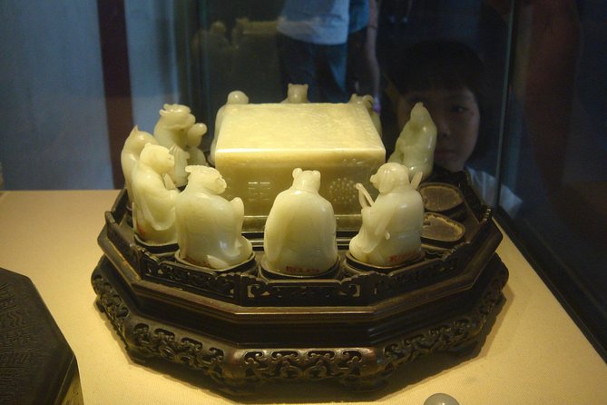 Beijing's Forbidden City with Special Viewing of Treasure Gallery and the Great Wall Ruins at Badaling - Who should book this $199 experience
