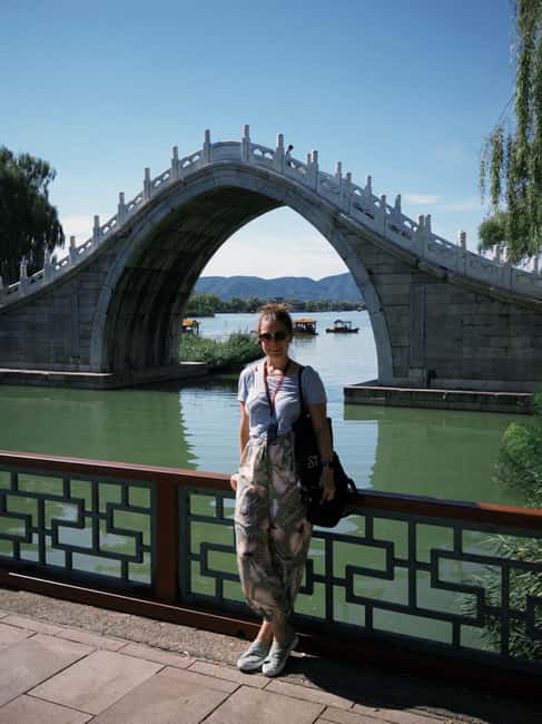 Beijing: Summer Palace 3 Hours Guided Tour with Entry Ticket - Walking into imperial gardens and Qing court life