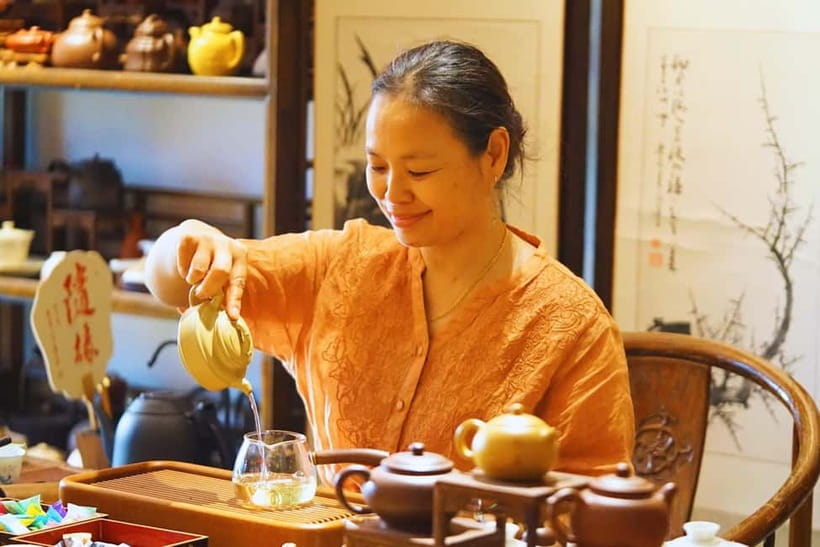 Beijing：Summer Palace & Tea or Calligraphy Experience Tour - Three hours inside Beijing’s Summer Palace