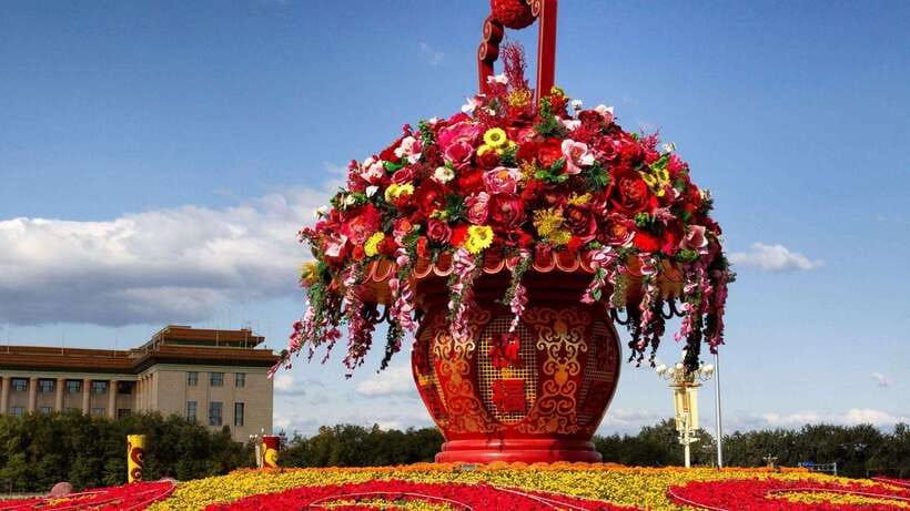 Beijing: Tiananmen Square Entry Registration Service - Tiananmen Gate and its famous portrait