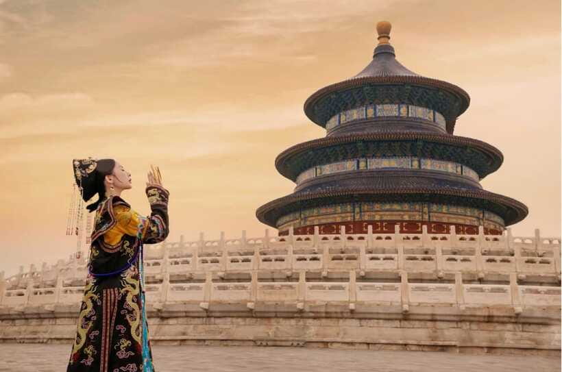 Beijing: Traditional Chinese Costume Makeover & Photo Shoot - Photography that helps beginners look natural