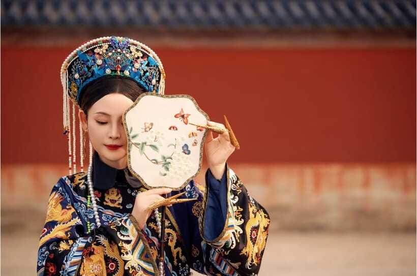 Beijing: Traditional Chinese Costume Makeover & Photo Shoot - Meeting at Jinyu Hutong Station Exit C