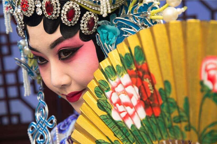 Beijing: Traditional Cultural Show Peking Opera Tickets - Finding your seat and watching the show